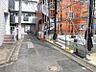 その他：前面道路は車通りが少なく落ち着いた環境で、お子様の通学や毎日の散歩も安心・快適に楽しめます