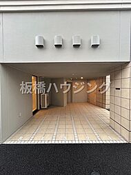 19 / 27