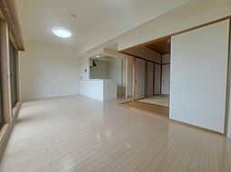 ライフプラザ戸塚 3LDKのリビング/ダイニング