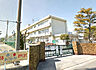 周辺：上尾市立東小学校（810m）