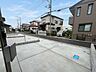 駐車場：【A号棟】駐車スペースには並列2台駐車可能！（※車種による）