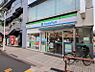 周辺：ファミリーマート獨協大学前駅東口店　80ｍ　ファミリーマート獨協大学前駅東口店80m(徒歩1分)