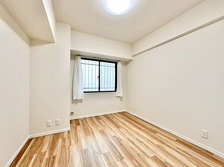 洋室6.0帖 約6.0帖の洋室は、寝室としてはもちろん、書斎や趣味のお部屋などライフスタイルに合わせて活用できます。
