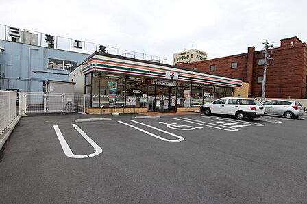 セブンイレブン 草加稲荷南店 668m セブンイレブン 草加稲荷南店 668m(徒歩9分)