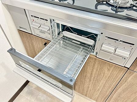 【リフォーム済】グリルです。キッチン設備は新品に交換しております。