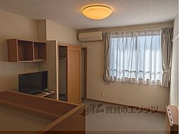 レオパレスＲａｋｕｅｎ 207 2階1Kのリビング/ダイニング