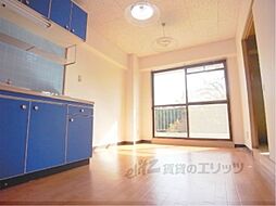 石山古都ハウス 1階2LDKのリビング/ダイニング