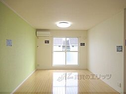 夢咲きの里　Ａ 101 1階1LDKのリビング/ダイニング