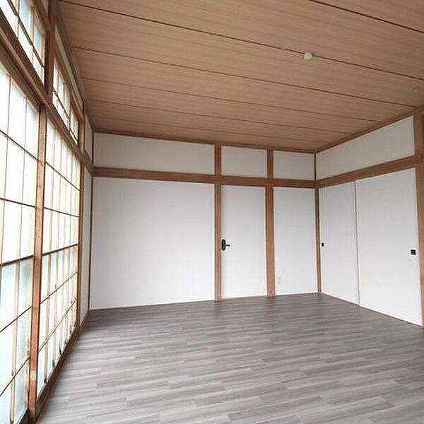 洋室を拡大表示