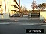 周辺：中学校 550m 汲沢中学校