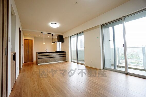 大きな窓のある...