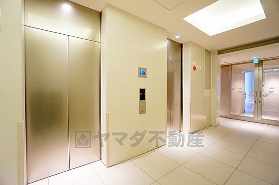 エレベーターは...