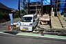 その他：現地（2026年9月30日）撮影。駐車スペースはゆとりある2台分を確保。マイカー用に、お客さま用に、余裕を持ってご利用いただけます。