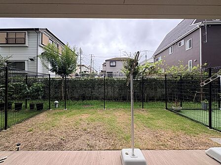 一階部分で専用庭付！小さなお子様が遊ぶ時も安全です。