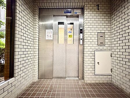 エレベーター完備のため、重い荷物を運搬の際も安心です♪