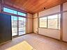 子供部屋：【内外装リフォーム中9/28更新】2階の洋室約7帖です。家具などが置きやすいように畳からフロアへ変更します。天井壁クロス貼り替え、フロア張り替え、照明交換、他。