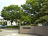 周辺：鶴城小学校 730m