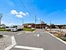 外観：前面道路含む現地写真