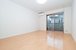 クローバーヒルズ 1階1LDKのリビング/ダイニング