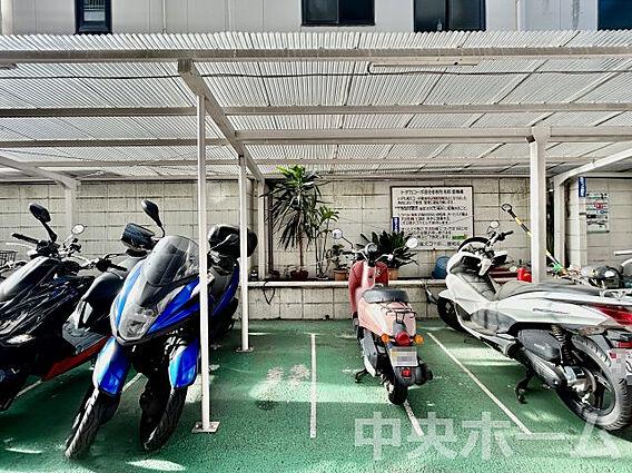【敷地内駐車場...