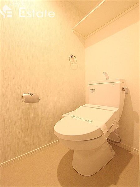 画像10:トイレ　温水洗浄暖房便座