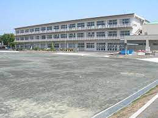 画像9:一宮市立富士小学校（702m）