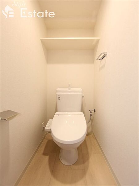 画像10:温水洗浄便座付シャワートイレ　同仕様内装