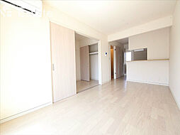 ラ・プランタン 201 2階1LDKのリビング/ダイニング