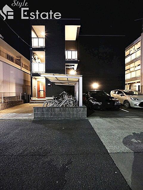 3 / 19