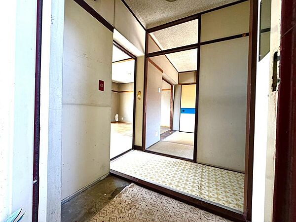 玄関を拡大表示