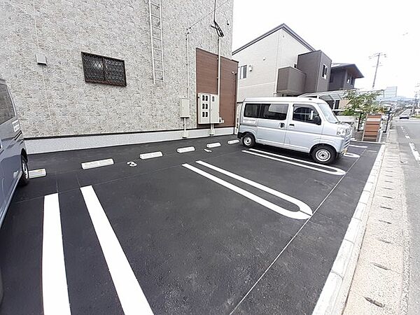 画像9:駐車場