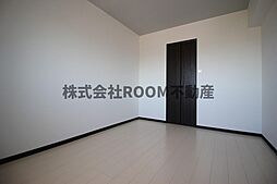 明るい洋室です