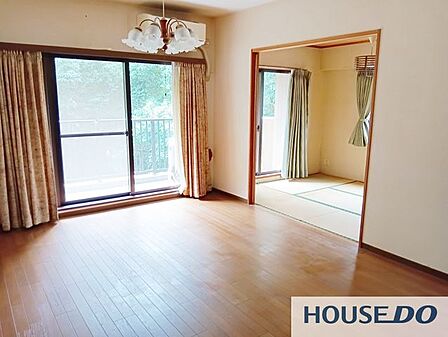 和室と洋室が続き間になっており、フレキシブルに使える間取りです。