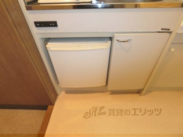 画像16:ミニ冷蔵庫