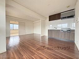 ソシエール大津 401 4階2LDKのリビング/ダイニング