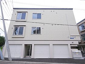 ビーブルー  ｜ 北海道札幌市白石区北郷五条10丁目（賃貸アパート1LDK・1階・31.19㎡） その1