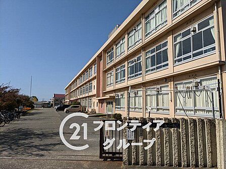 加古川市立平岡南小学校 徒歩6分。 440m