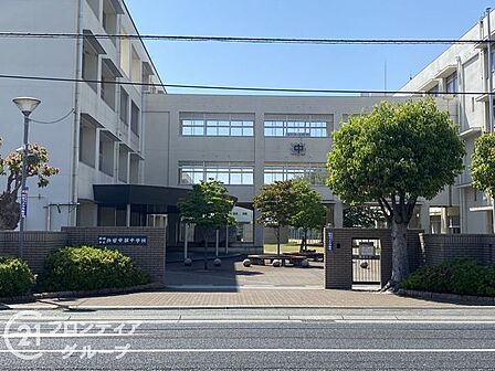 姫路市立飾磨中部中学校 徒歩11分。 880m