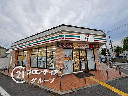 セブンイレブン姫路西中島店 徒歩7分。 500m