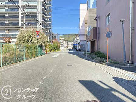 写真だけではわからない採光・広さ・周辺環境の実感は、実際に足を運んでみることが一番です。ご見学はいつでもご予約いただけます