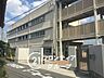 周辺：東大阪市立弥刀小学校 徒歩5分。 340m