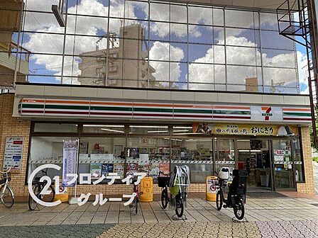 セブンイレブン八尾本町7丁目店 徒歩5分。 350m