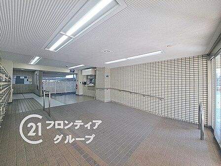 デザイン性と機能美が調和した、ホテルライクな寛ぎを創出する共用ロビー！日常を彩るホスピタリティ溢れるサービスが、ワンランク上のマンションライフをドラマチックに彩ります！