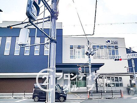 八尾駅(JR西日本 関西本線) 徒歩8分。 640m