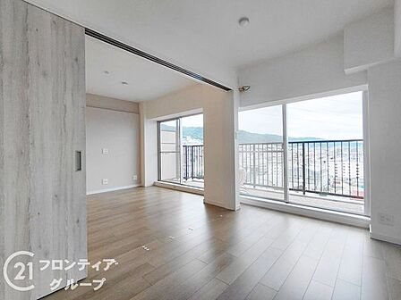 住まい選びは、価格や立地だけでなく、将来の暮らし方まで含めて考えることが大切です。今の段階で気になっていることを、まずスタッフに話してみてください
