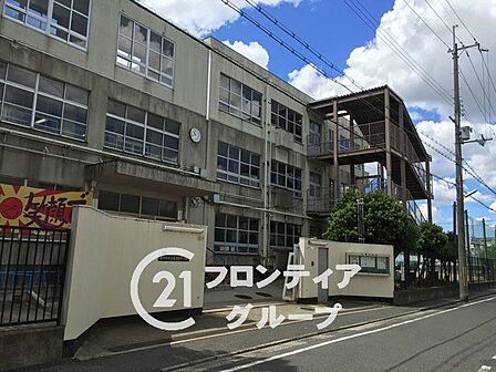 東大阪市立盾津東中学校 徒歩19分。 1470m
