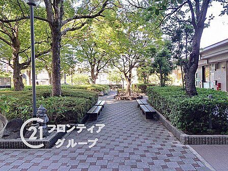 住まい選びは、価格や立地だけでなく、将来の暮らし方まで含めて考えることが大切です。今の段階で気になっていることを、まずスタッフに話してみてください