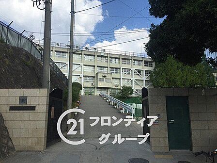 東大阪市立孔舎衙中学校 徒歩22分。 1700m