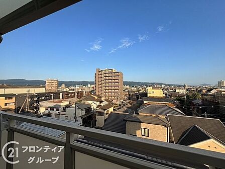 マイホームは一生に一度の大きな買い物だからこそ、納得いくまで情報を集めてほしいと思います。疑問はどんどんスタッフにぶつけてください