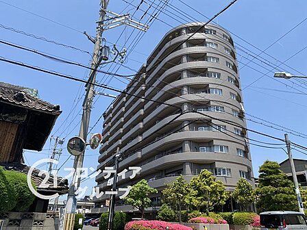 住まい選びは、価格や立地だけでなく、将来の暮らし方まで含めて考えることが大切です。今の段階で気になっていることを、まずスタッフに話してみてください